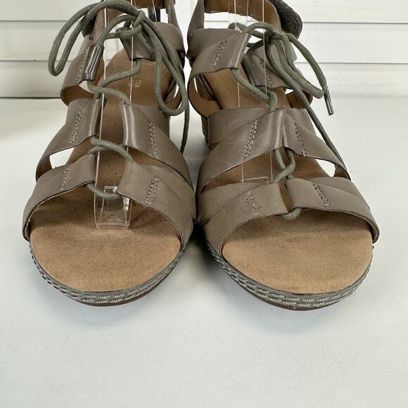 Clarks Taupe Helio Mindin Taupe Strappy Sandal Cork Wedge Comfort Shoe Size 10 M - Picture 4 of 9